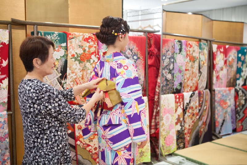 Image of Dressing at Kimono garden